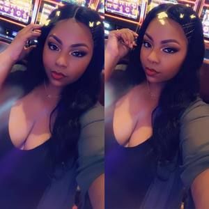 Meet your Posher, Monique